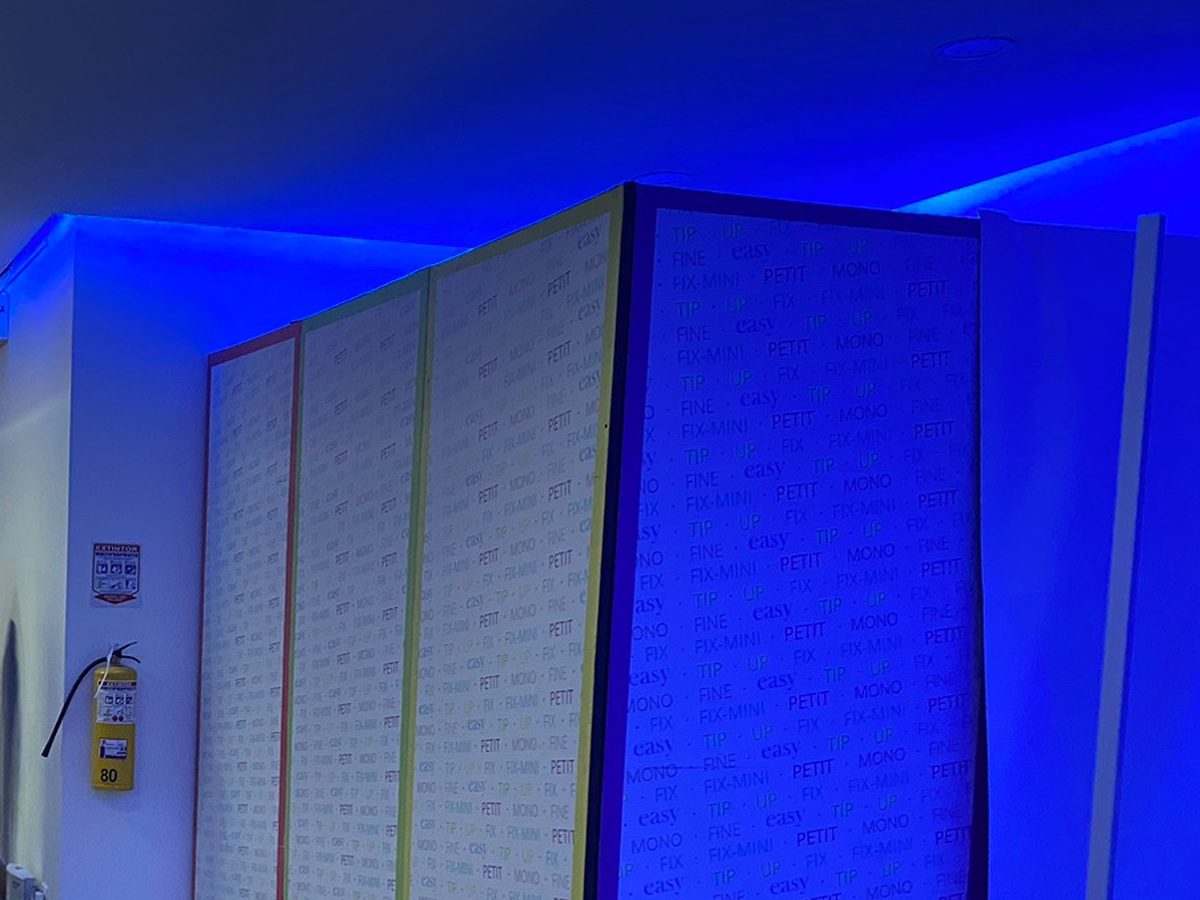 Paneles impresos retroiluminados montados para un evento corporativo